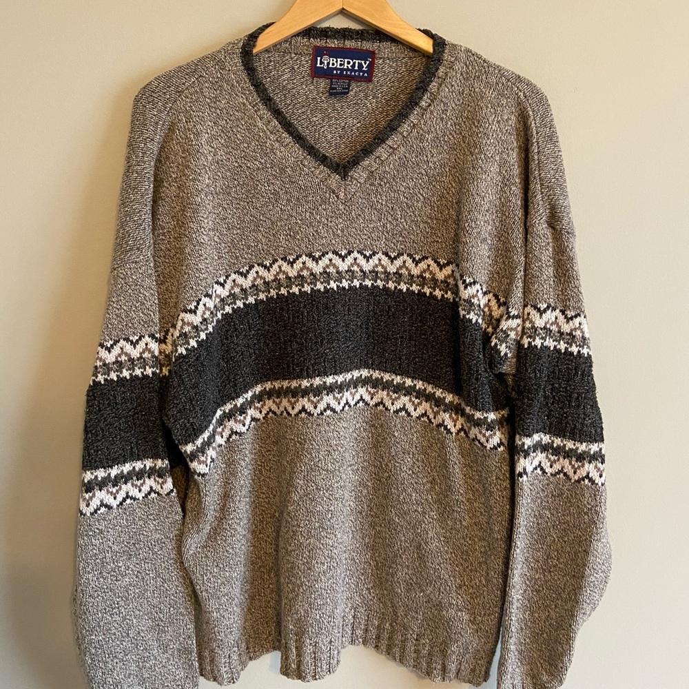 Men’s V-neck Sweater